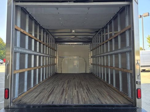 Used 2021 Ford E-450 and Econoline 450 Super Duty w/ Power Windows & Locks Group image 20