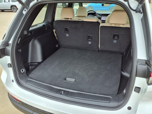 Used 2025 Jeep Grand Cherokee Limited w/ Black Appearance Package image 29