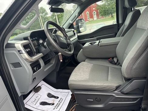 Used 2024 Ford F250 XLT w/ Snow Plow Prep Package AWD/4WD image 8