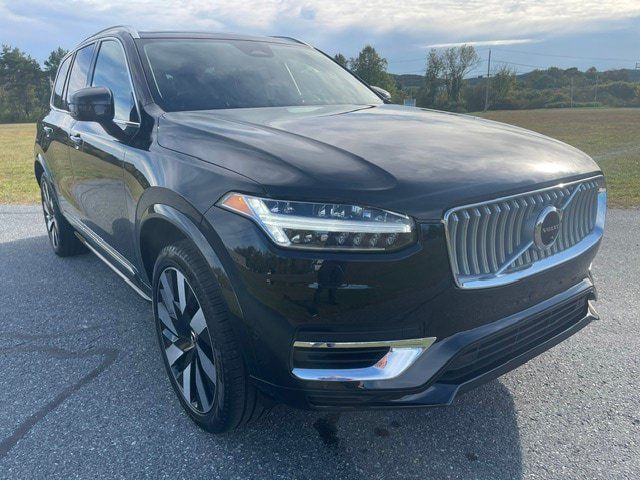Used 2025 Volvo XC90 T8 Plus w/ Protection Package AWD/4WD image 5