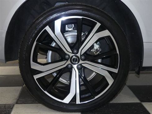 Used 2024 Volvo XC60 T8 Ultimate image 31