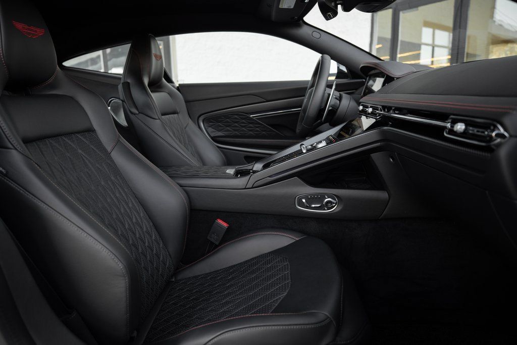 Used 2025 Aston Martin DB12 Coupe RWD image 21