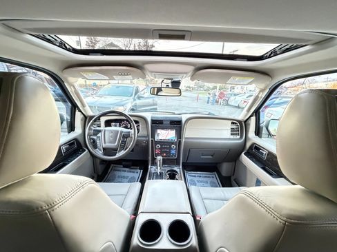 Used 2015 Lincoln Navigator L 4WD image 27