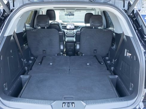 Used 2022 Ford Explorer XLT w/ Equipment Group 202A AWD/4WD image 23