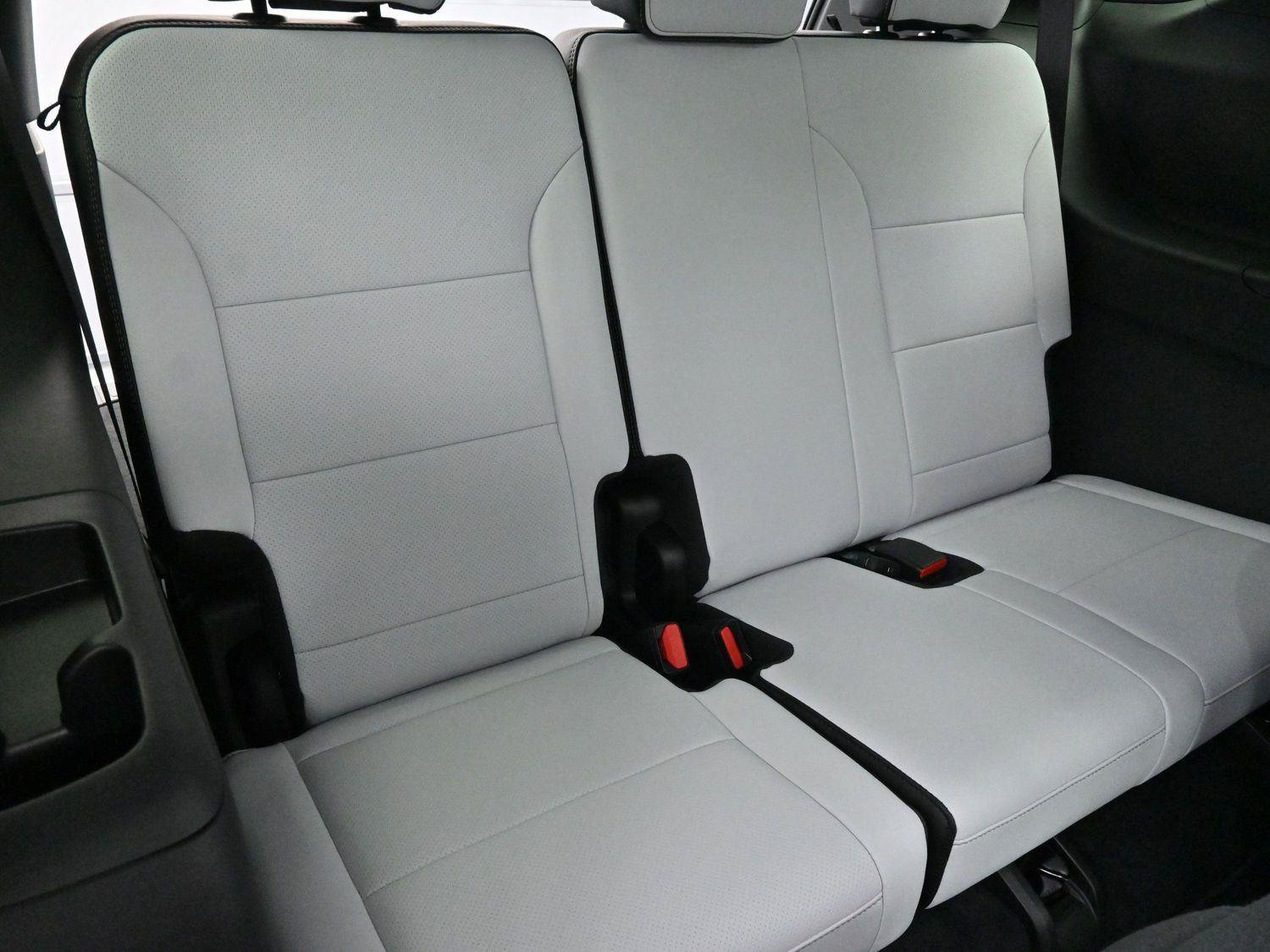 Used 2025 Chevrolet Traverse High Country AWD/4WD image 38