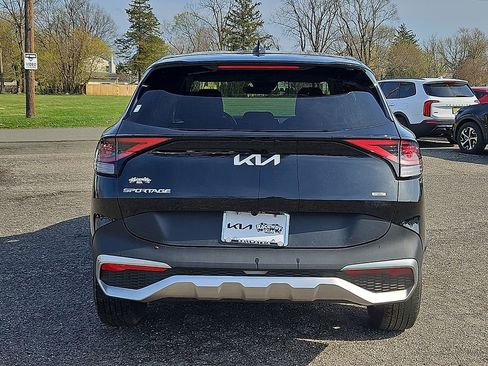 Certified 2023 Kia Sportage LX image 5