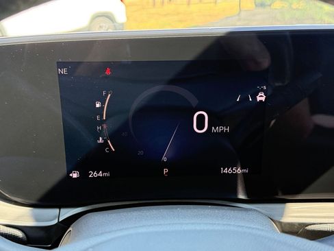 Used 2025 Buick Envista Sport Touring image 40