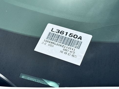 Used 2019 GMC Acadia SLT FWD image 16
