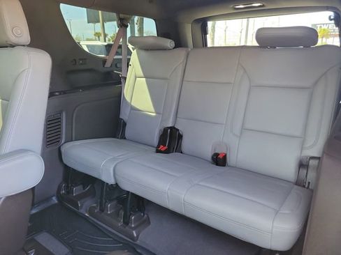 Certified 2022 Chevrolet Suburban LT w/ Luxury Package image 17