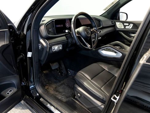 Used 2024 Mercedes-Benz GLS 450 4MATIC image 15