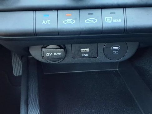 Used 2026 Hyundai Elantra SE FWD image 15