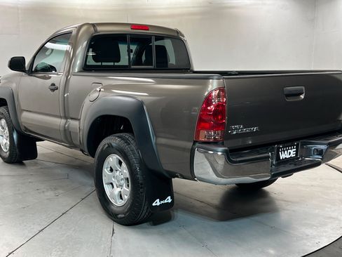 Used 2012 Toyota Tacoma 4x4 Regular Cab image 3
