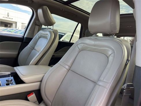 Used 2022 Lincoln Aviator Reserve w/ Elements Package Plus image 9