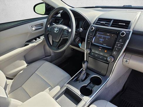 Used 2016 Toyota Camry LE FWD image 10