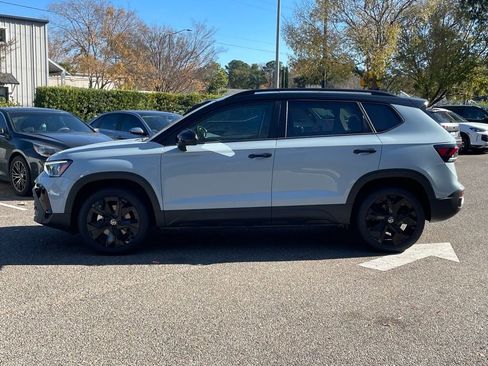 New 2026 Volkswagen Taos SE image 21