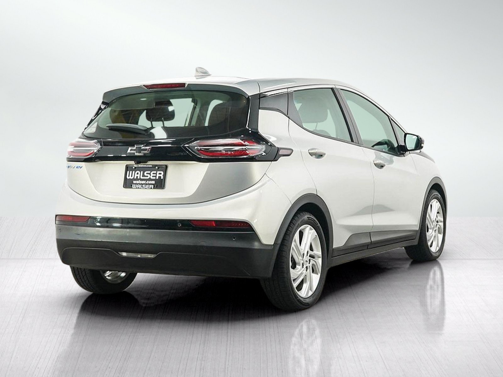 Used 2023 Chevrolet Bolt LT w/ Driver Confidence Package FWD image 5