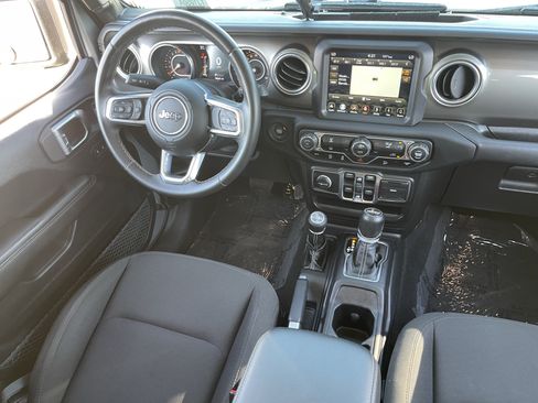 Used 2018 Jeep Wrangler Unlimited Sahara w/ Uconnect 4C Nav & Sound Group AWD/4WD image 13