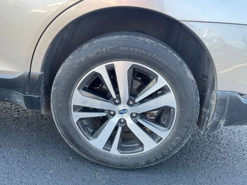 Used 2018 Subaru Outback 2.5i Limited AWD/4WD image 10