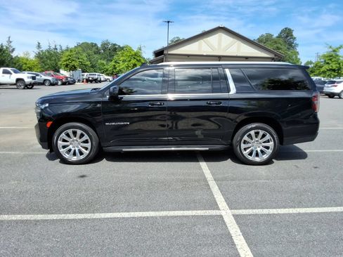 Certified 2023 Chevrolet Suburban LT w/ Luxury Package RWD image 8