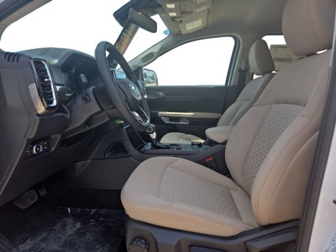 New 2025 Ford Ranger XLT w/ Chrome Accent Package AWD/4WD image 9