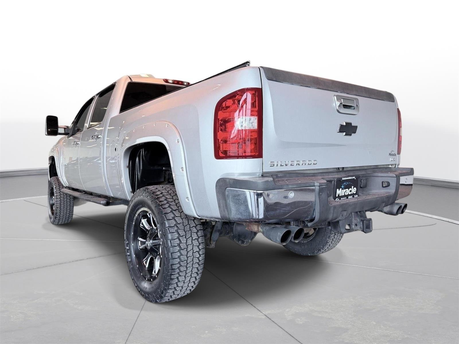 Used 2014 Chevrolet Silverado 2500 LTZ w/ LTZ Plus Package AWD/4WD image 6