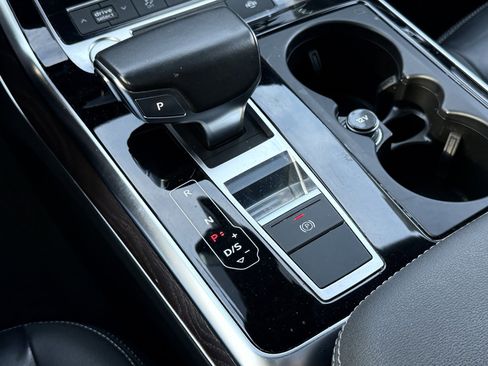 Used 2019 Audi Q8 Premium w/ Convenience Package image 30