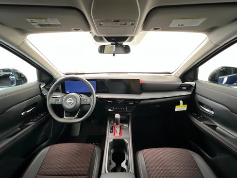 New 2026 Nissan Kicks SR image 9