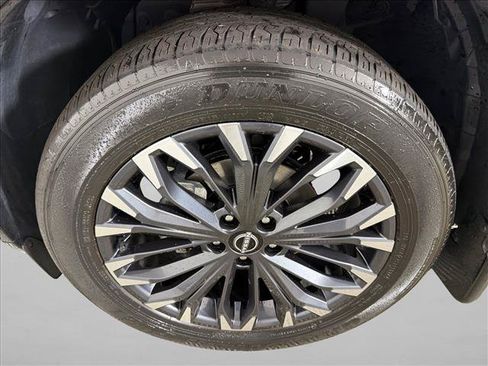 Used 2024 Nissan Rogue Platinum FWD image 13