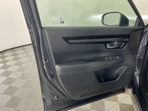 Used 2025 Honda CR-V EX-L image 12