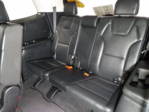 Used 2022 Kia Telluride LX FWD image 16