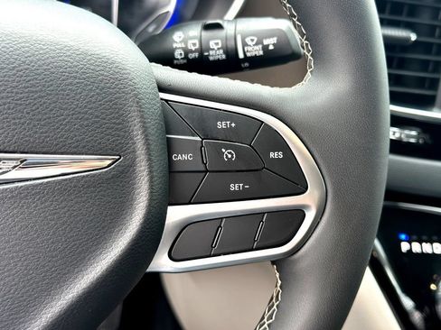 Used 2024 Chrysler Voyager LX FWD image 17