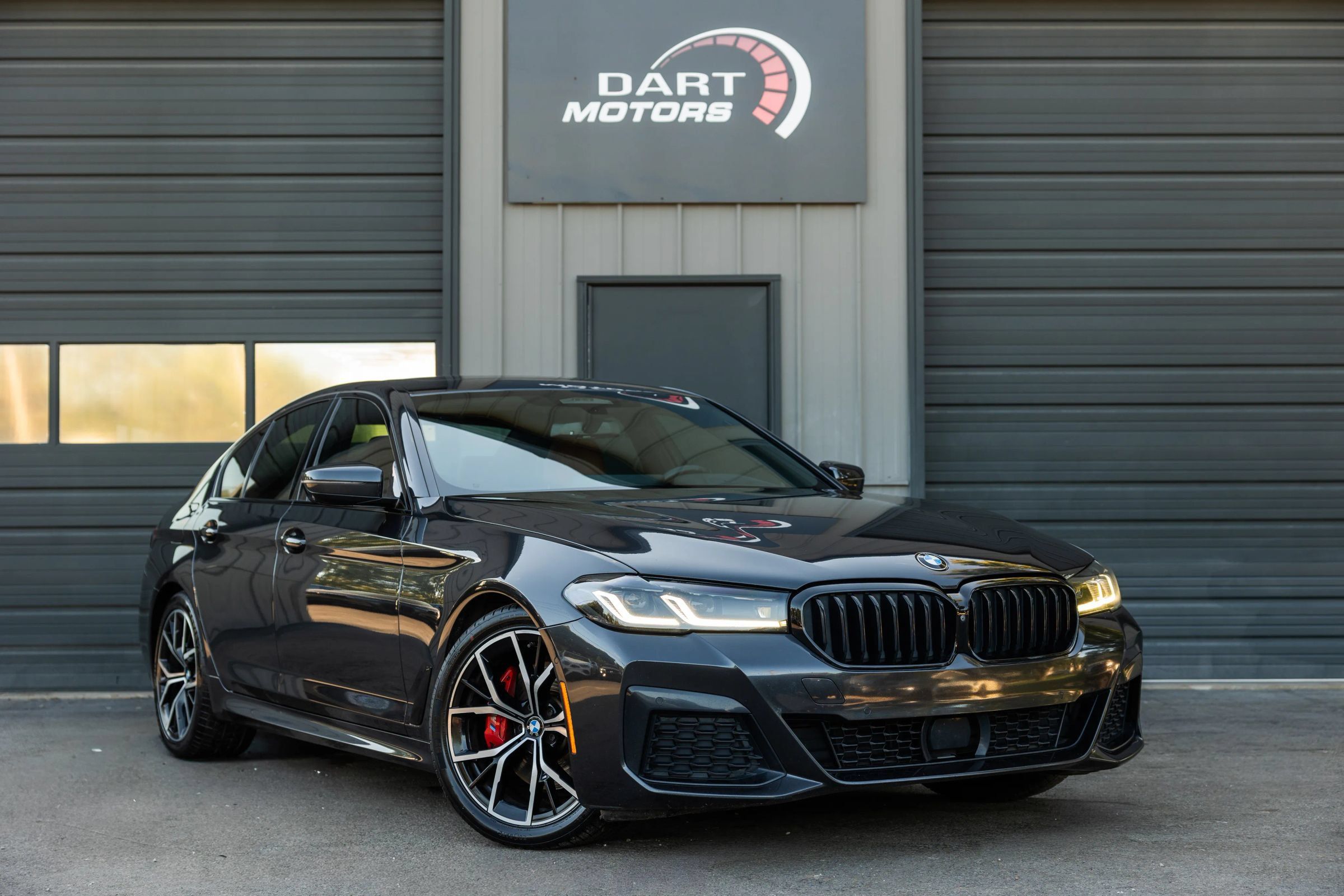Used 2021 BMW 530i w/ M Sport Package RWD image 1