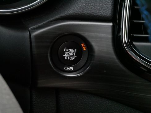 Used 2020 Jeep Grand Cherokee Laredo AWD/4WD image 27