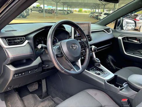Used 2023 Toyota RAV4 SE w/ Weather & Moonroof Package AWD/4WD image 17