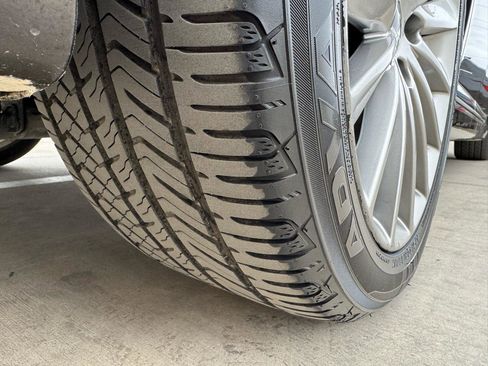 Used 2016 Hyundai Equus Signature image 12