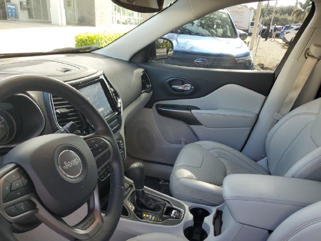 Used 2019 Jeep Cherokee Limited FWD image 23