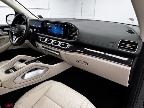 Used 2023 Mercedes-Benz GLS 450 4MATIC image 16