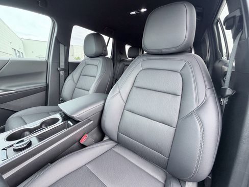 Used 2026 Chevrolet Equinox LT w/ Convenience Package II FWD image 21