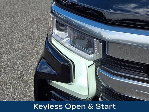 Used 2025 Chevrolet Silverado 1500 High Country w/ Technology Package AWD/4WD image 30