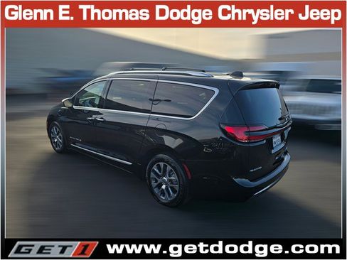 Used 2024 Chrysler Pacifica Pinnacle image 9