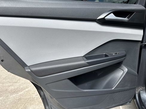 Used 2023 Volkswagen Taos S image 11