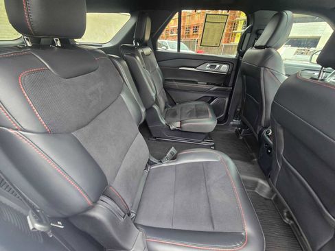 Used 2025 Ford Explorer ST image 15