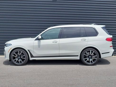 Used 2021 BMW X7 xDrive40i w/ M Sport Package AWD/4WD image 2