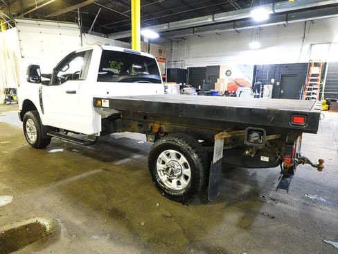Used 2023 Ford F350 XLT w/ XLT Value Package image 4