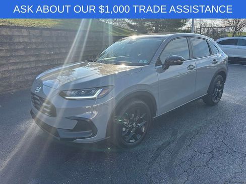 Used 2025 Honda HR-V Sport image 3