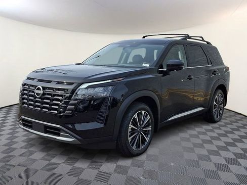 New 2026 Nissan Pathfinder Platinum w/ Accent Package image 3