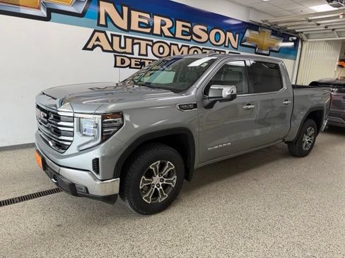Used 2025 GMC Sierra 1500 SLT AWD/4WD image 1