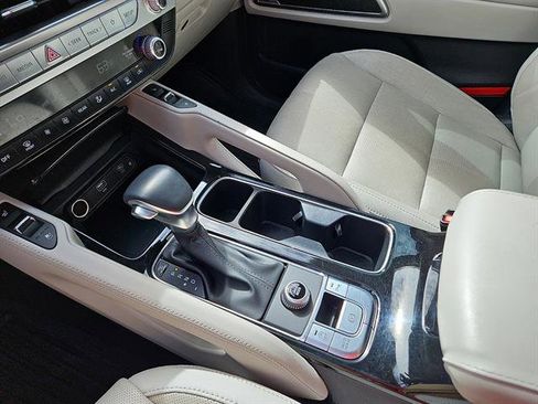 Used 2024 Kia Telluride EX w/ EX Captain's Chair Package image 21