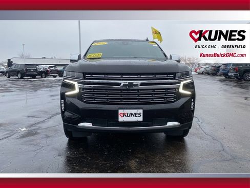 Used 2022 Chevrolet Suburban Premier w/ Premium Package image 14