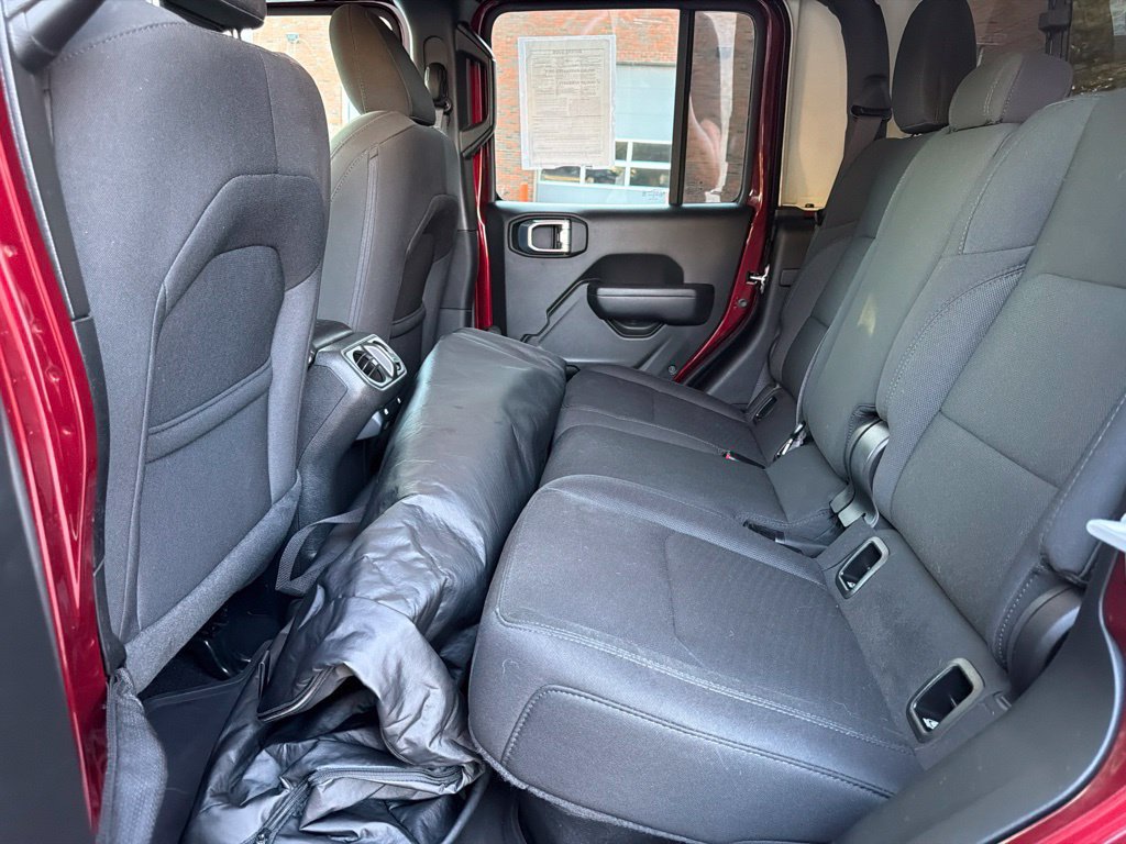Used 2022 Jeep Gladiator Overland AWD/4WD image 26